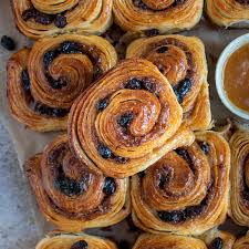 Cinnamon Rolls Raisin